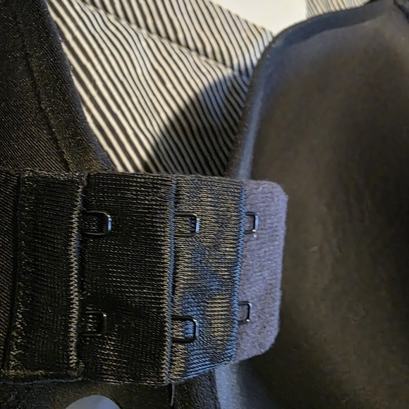 Warner's Black and Tan Bra Duo - Picture 9 of 11